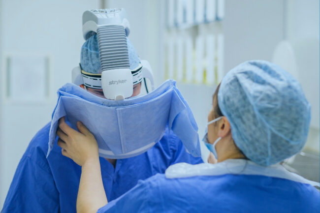 Pros & cons robotic arm assisted surgery Andrew Carrothers preparing for Mako surgery