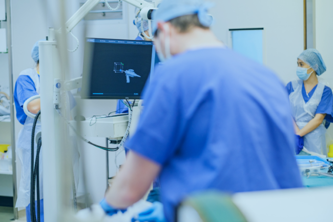 Mako robotic arm assisted joint replacement Orthopaedic surgeon Cambridge using Mako robotic arm assisted technology